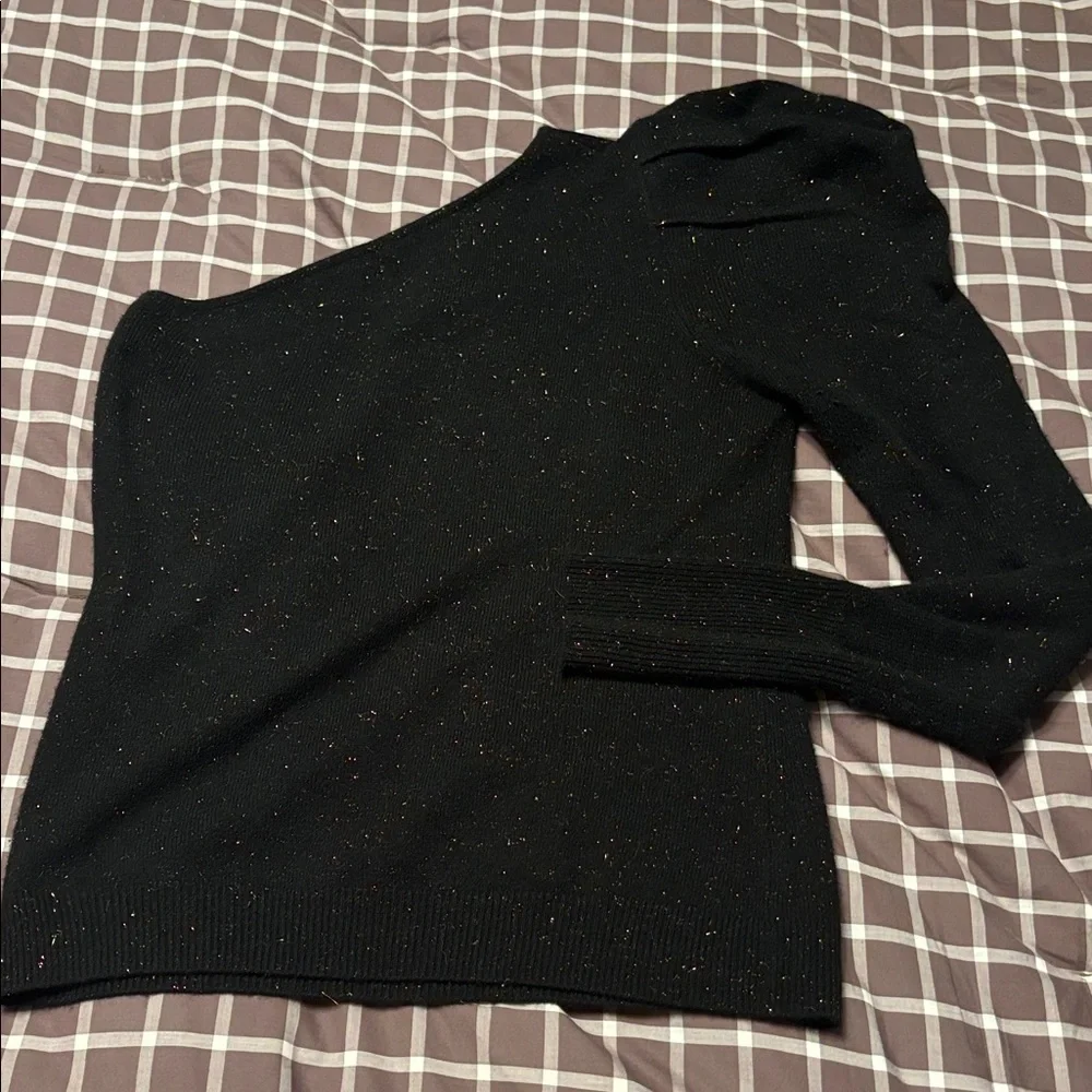 Autumn cashmere 1 shoulder sweater - Picture 7 of 8
